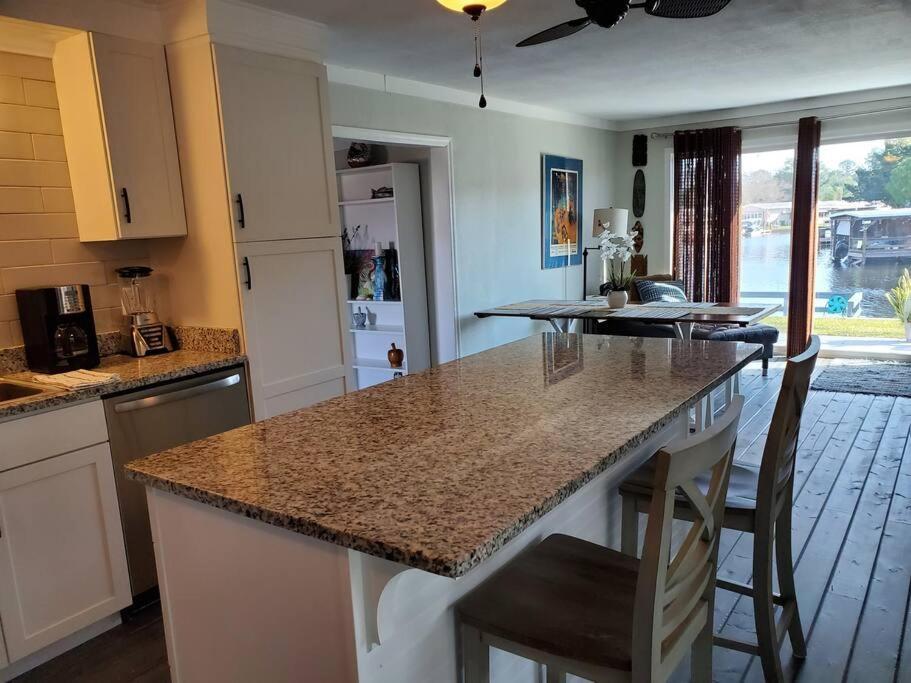 3 Bed, 2 Bath, Waterfront, Dock, Large Driveway Villa Tavares Kültér fotó