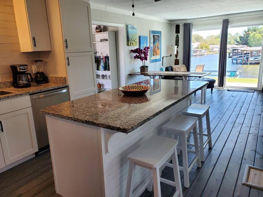 3 Bed, 2 Bath, Waterfront, Dock, Large Driveway Villa Tavares Kültér fotó